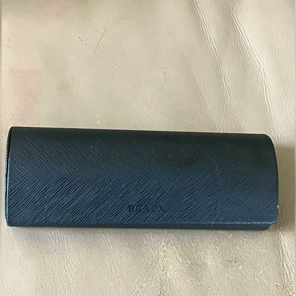 Prada eyeglasses case - Picture 2 of 5